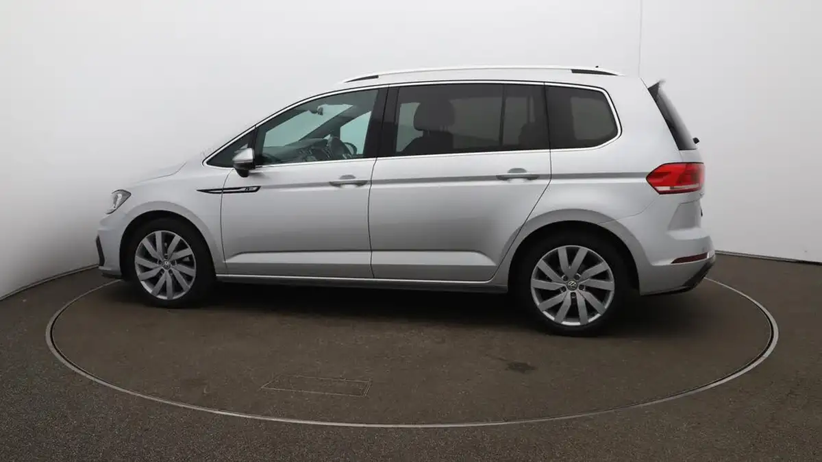 2020-volkswagen-touran-15-tsi-r-line-big-60