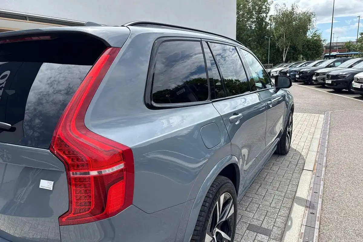 2022-volvo-xc90-20-t8-r-design-455bhp-big-14