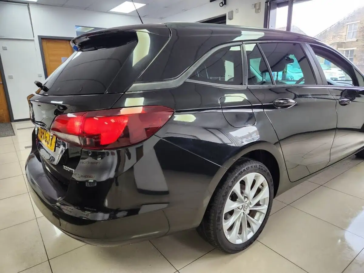 2019-vauxhall-astra-10i-turbo-design-sport-tourer-big-30