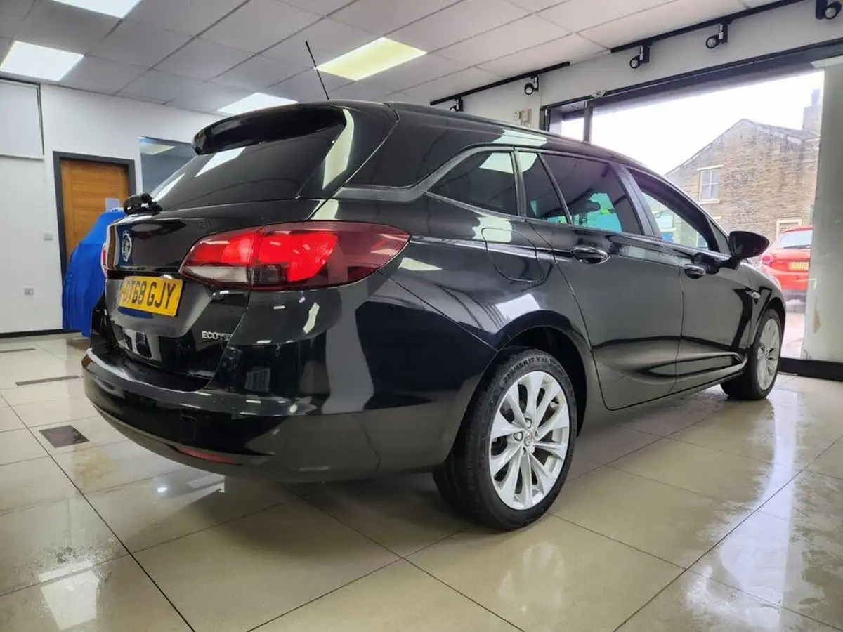 2019-vauxhall-astra-10i-turbo-design-sport-tourer-big-2