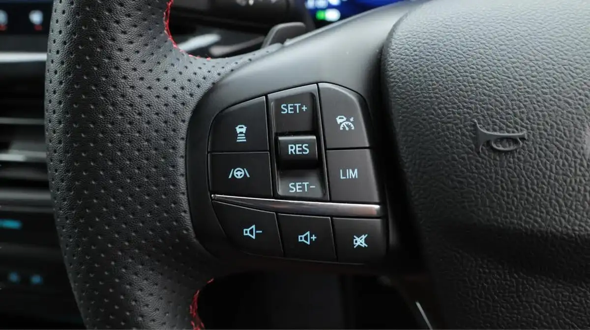 2023-ford-focus-10t-st-line-x-125ps-hybrid-mhev-hatchback-powershift-big-24