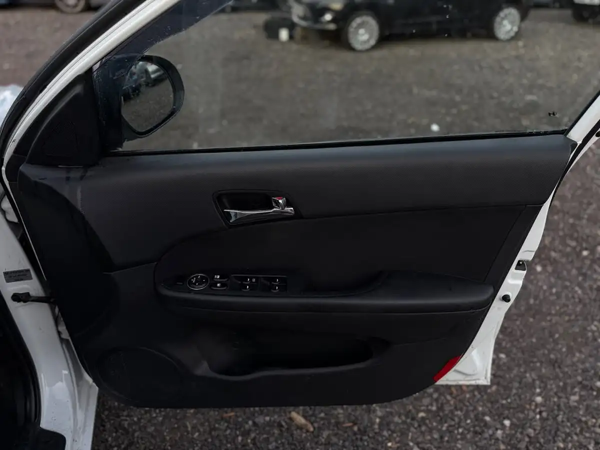 2008-hyundai-i30-14-se-big-11