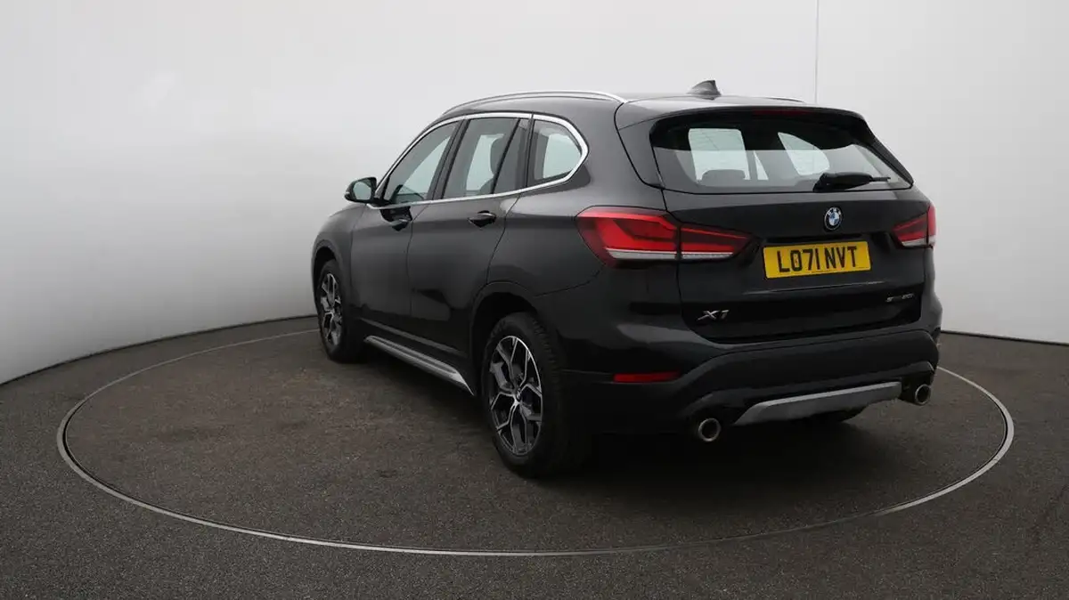 2021-bmw-x1-20-sdrive20i-xline-big-60