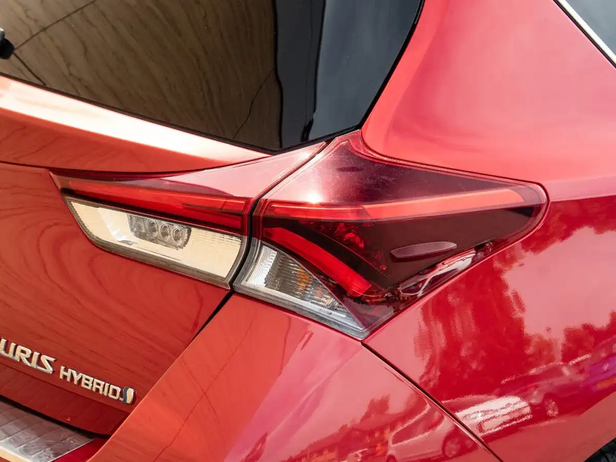 2016-toyota-auris-18-vvt-i-hsd-excel-tss-hatchback-big-8