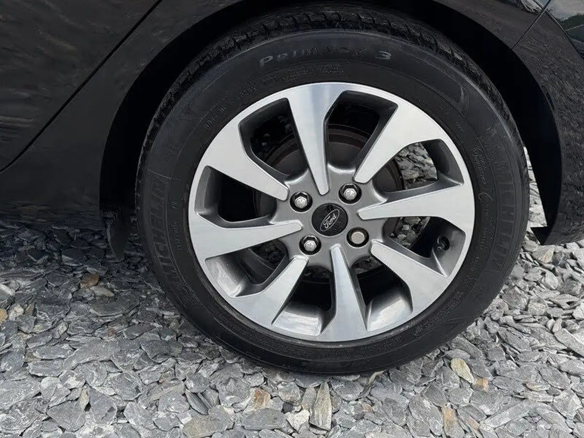 2018-ford-fiesta-10t-titanium-100ps-5d-powershift-big-5