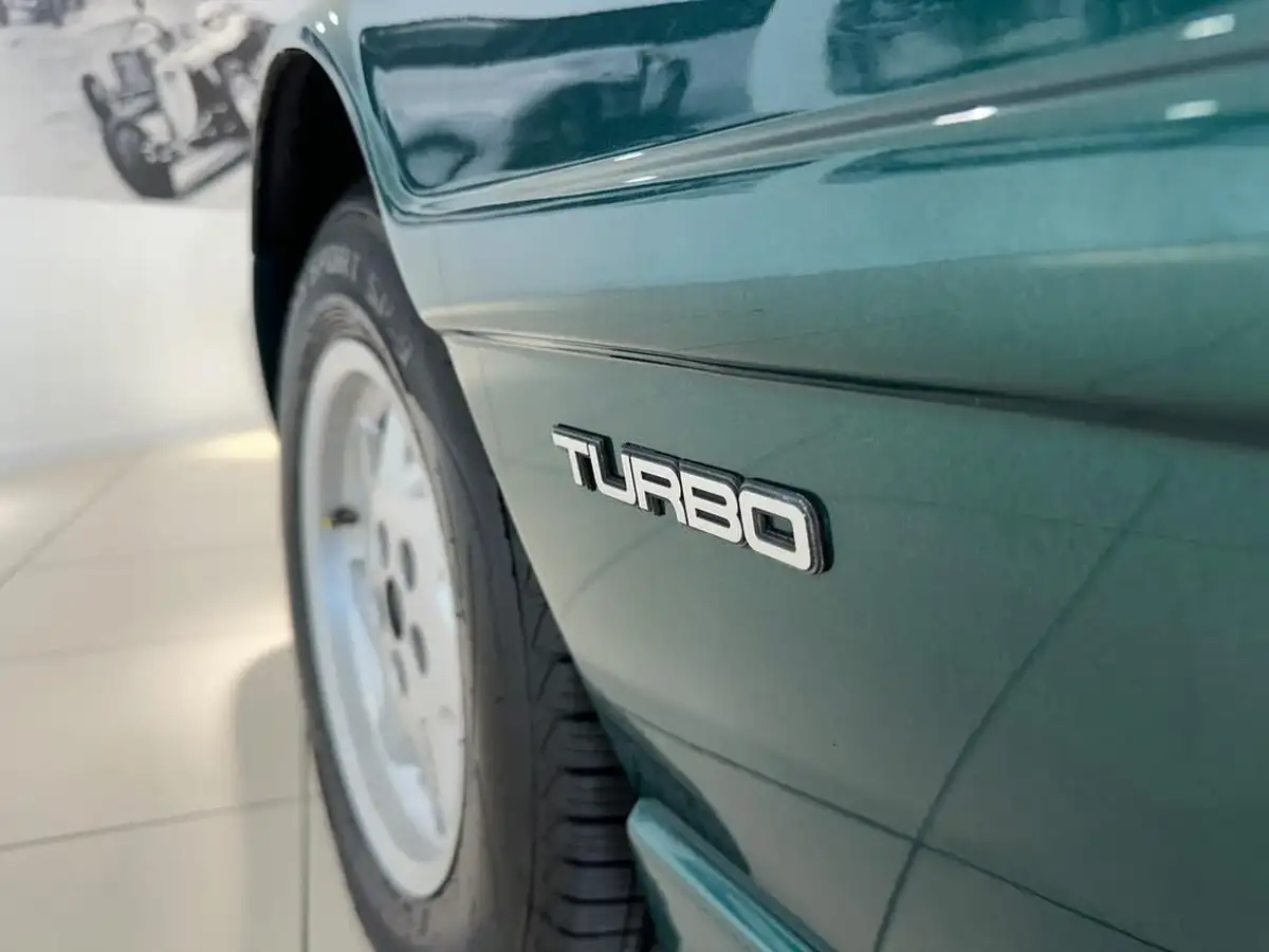 1990-lotus-esprit-22-turbo-big-32