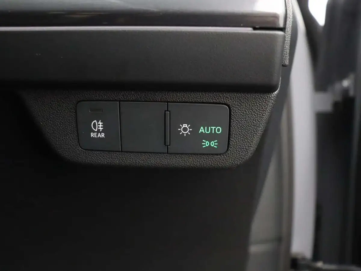2021-audi-q4-e-tron-40e-s-line-station-wagon-big-41