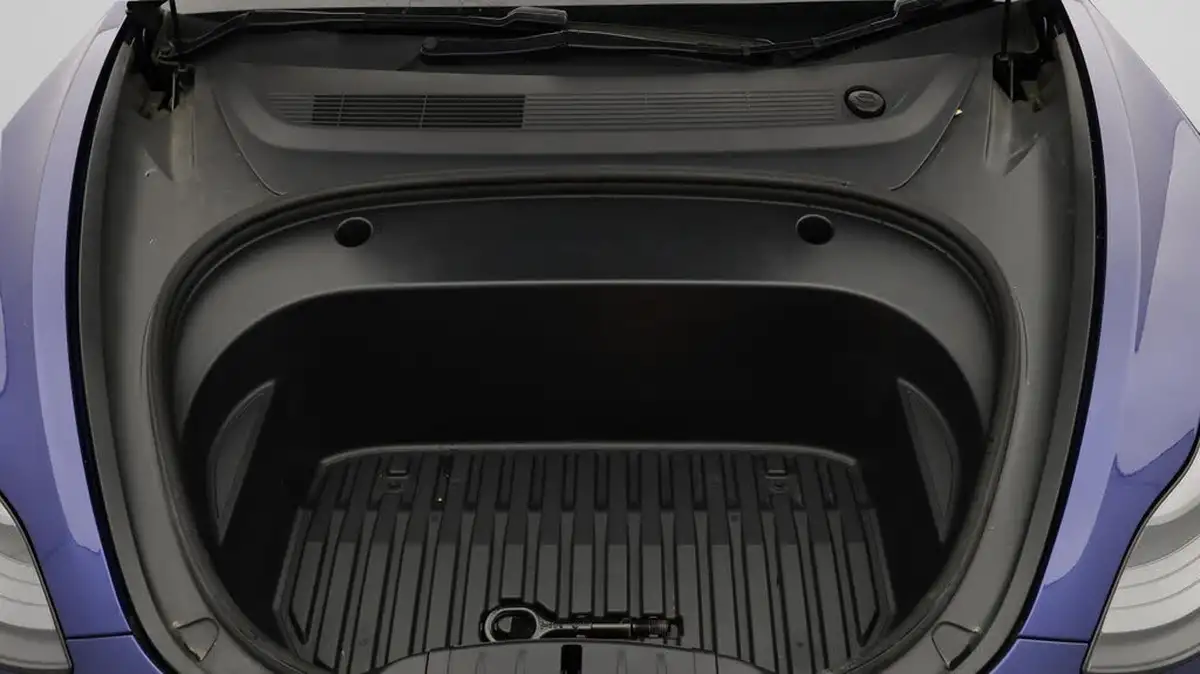 2021-tesla-model-3-e-performance-awd-big-30