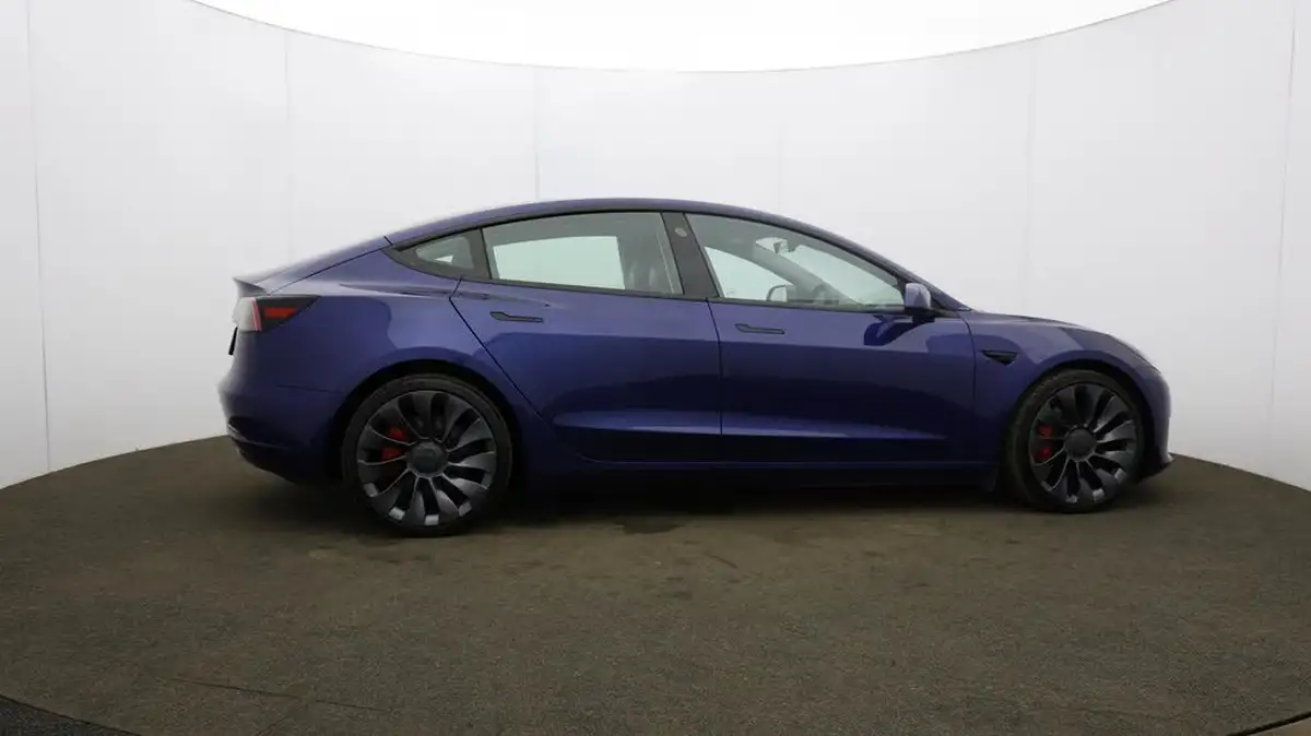 2021-tesla-model-3-e-performance-awd-big-54