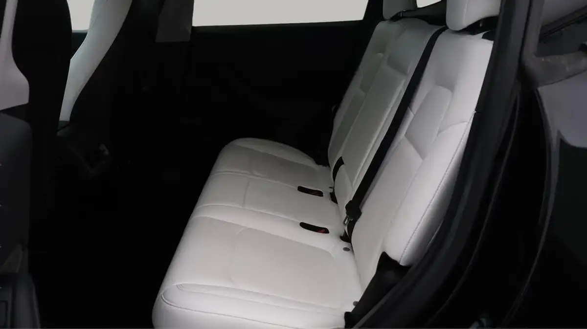 2022-tesla-model-y-e-long-range-big-16