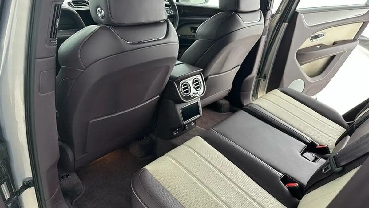 2020-bentley-bentayga-30-hybrid-big-29