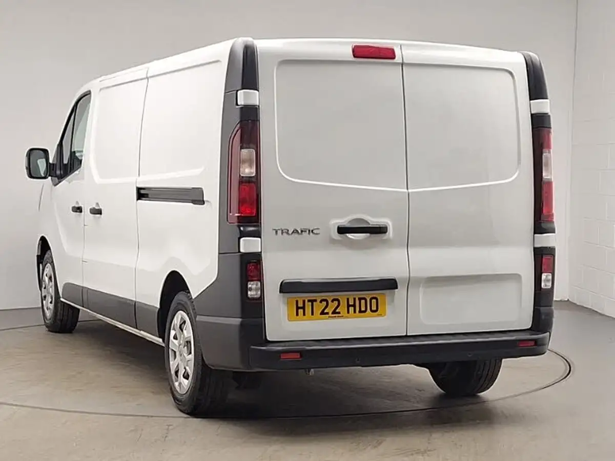 2022-renault-trafic-20dci-ll30-130-business-panel-big-1