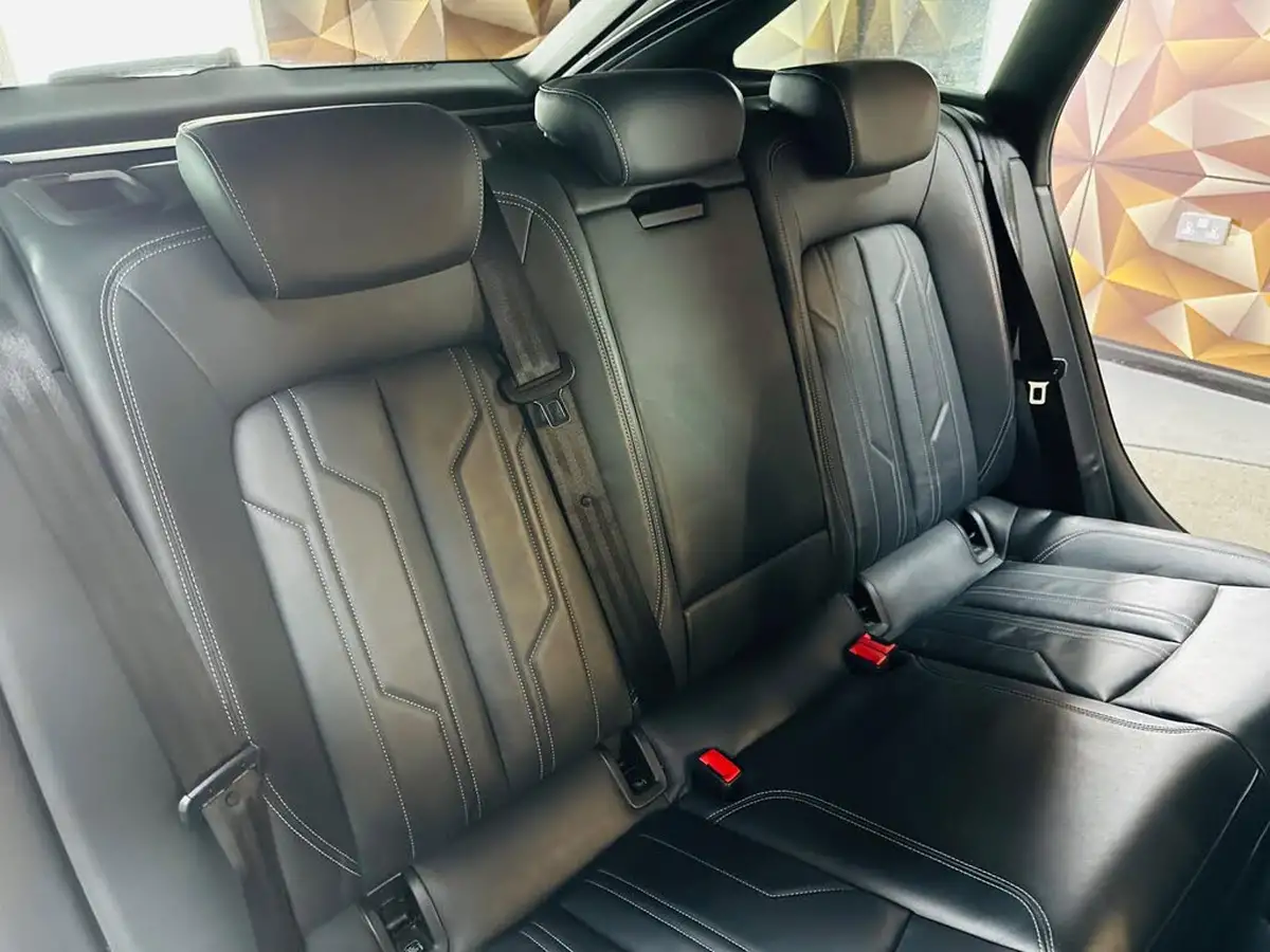 2022-audi-a6-avant-20-40-tfsi-black-edition-big-21