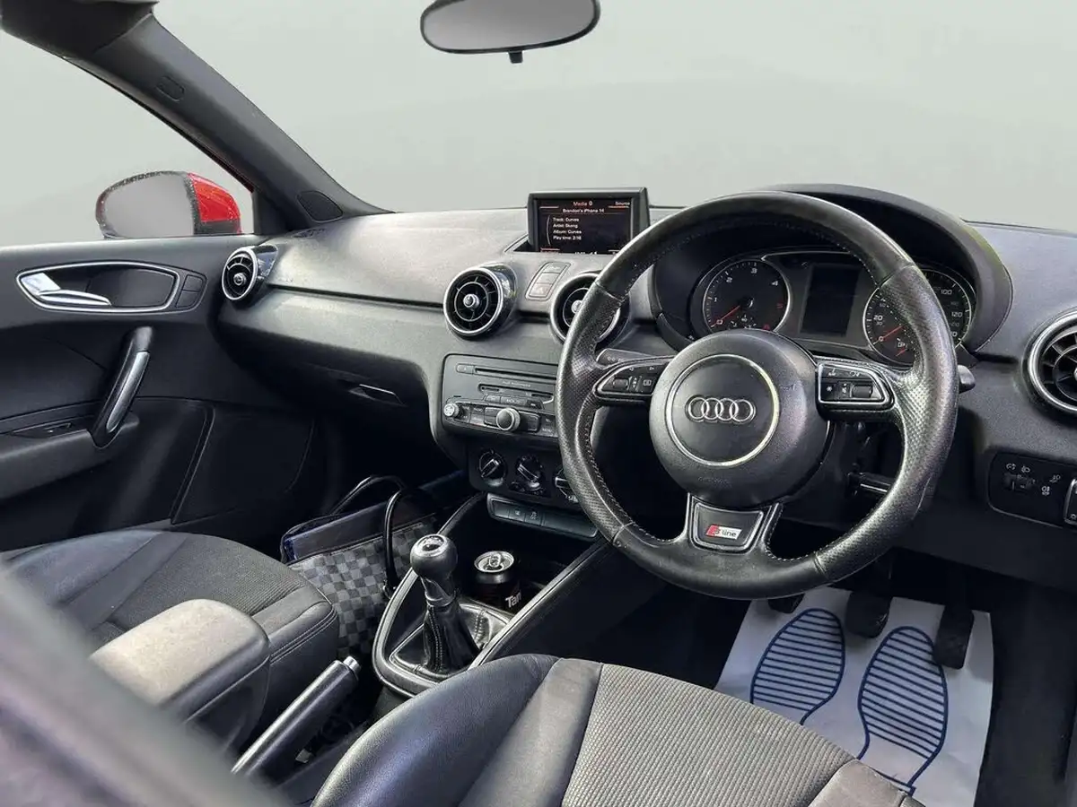 2011-audi-a1-16td-s-line-hatchback-3d-big-13
