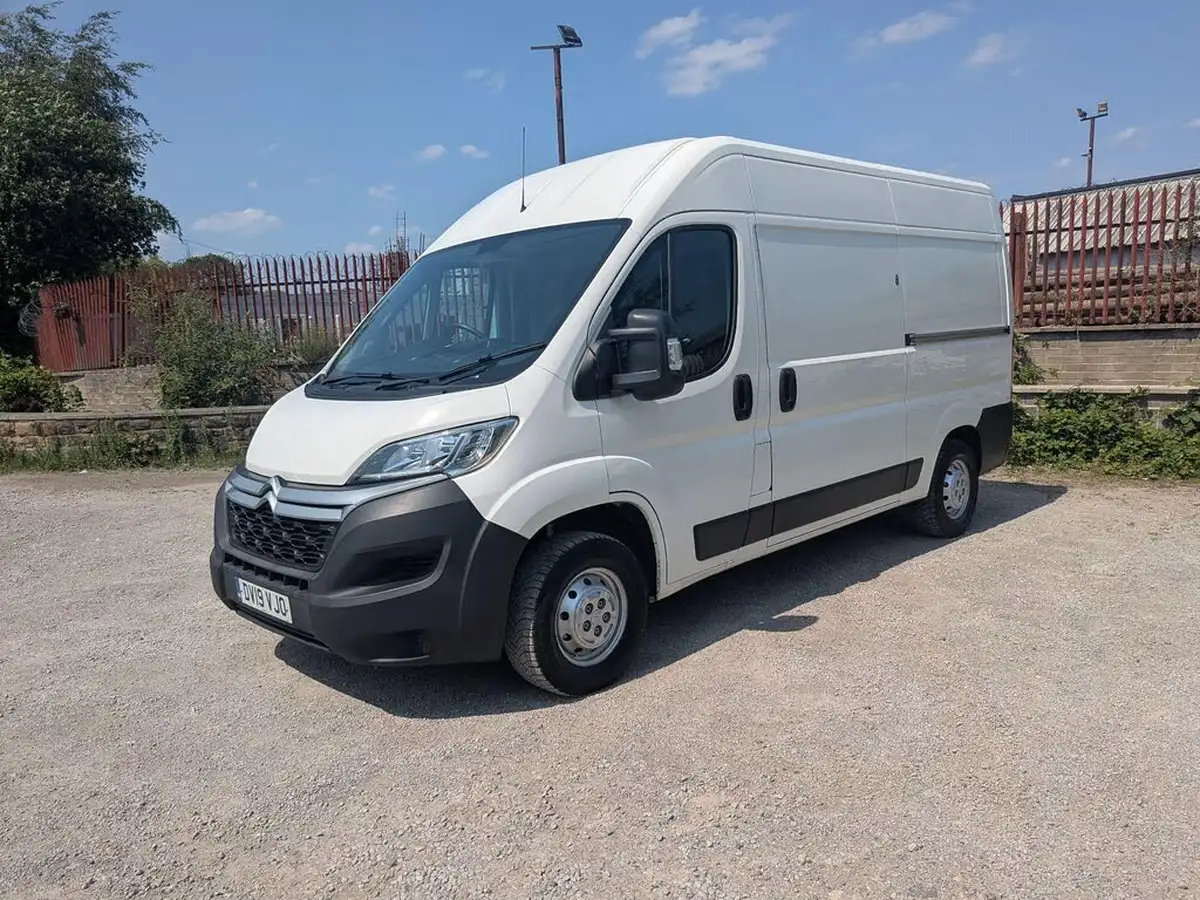 2019-citroen-relay-20bluehdi-35-l2h2-big-2