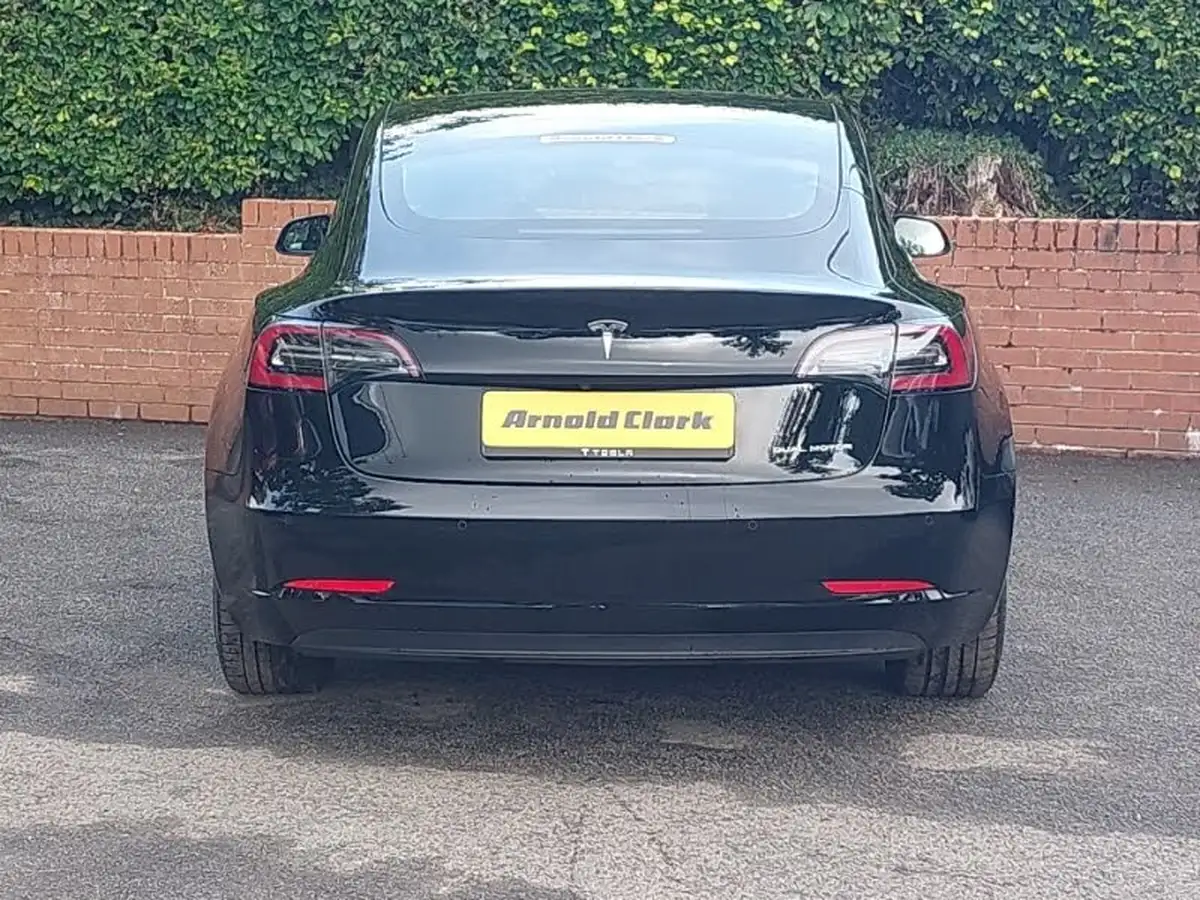 2020-tesla-model-3-e-long-range-big-16