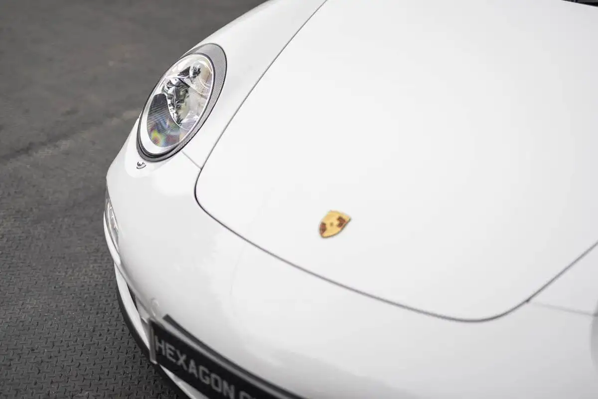 2011-porsche-911-38-carrera-gts-coupe-pdk-big-31