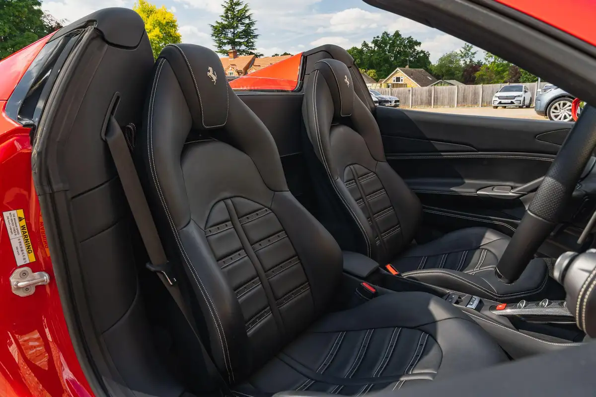 2017-ferrari-488-39-488-spider-big-32