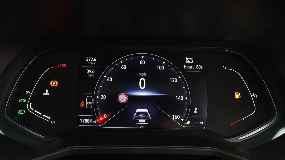 2023-renault-clio-10-tce-evolution-big-10