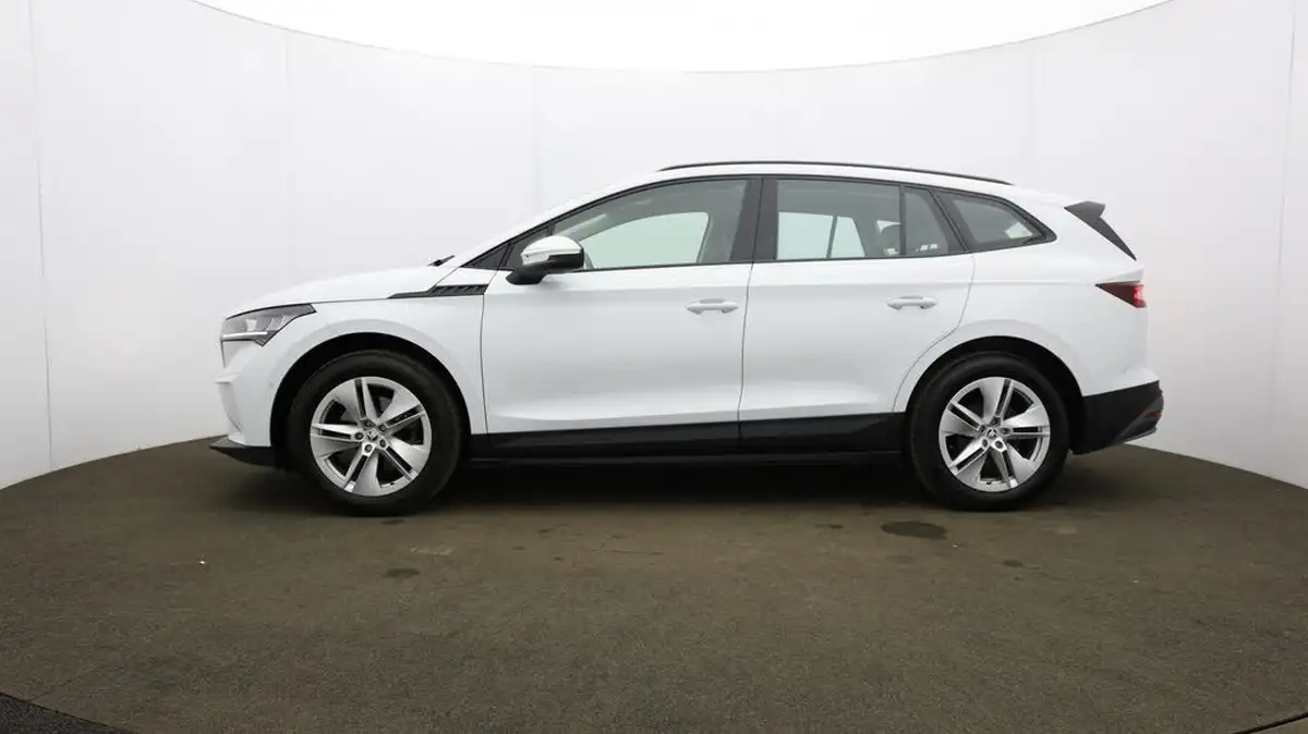 2022-skoda-enyaq-e-60-big-69