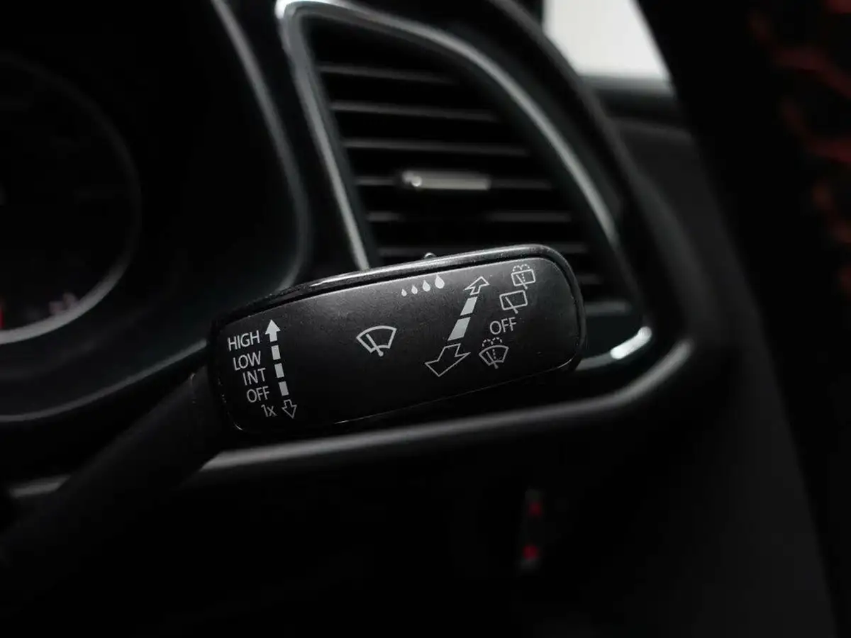2017-seat-leon-14-tsi-fr-technology-sportcoupe-3d-big-32