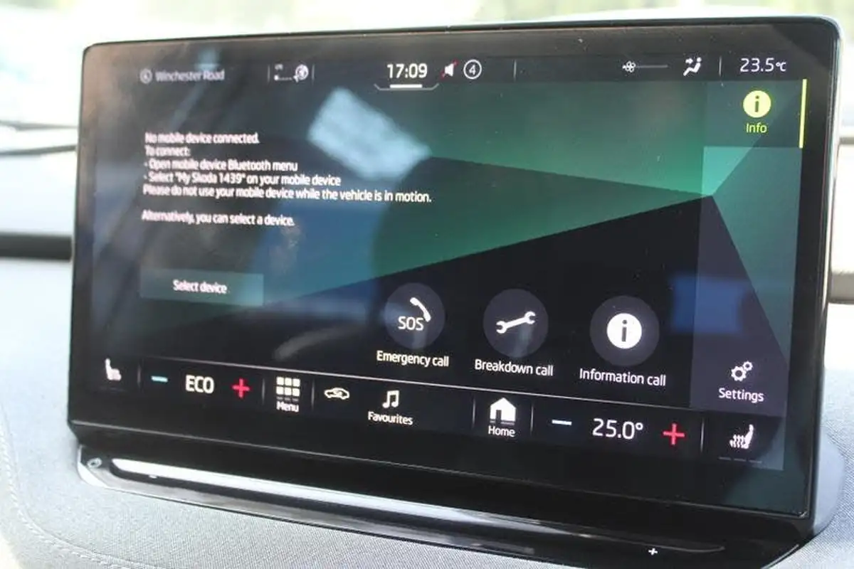 2021-skoda-enyaq-e-60-62-kwh-big-18