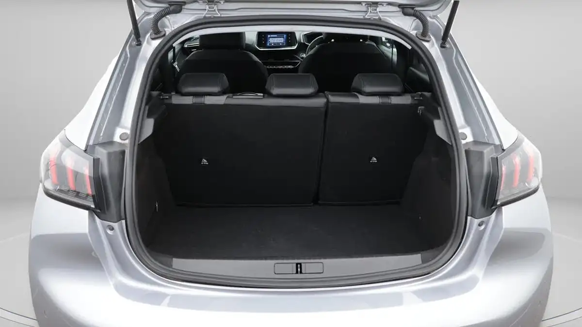 2023-peugeot-208-12-puretech-allure-premium-100ps-big-17