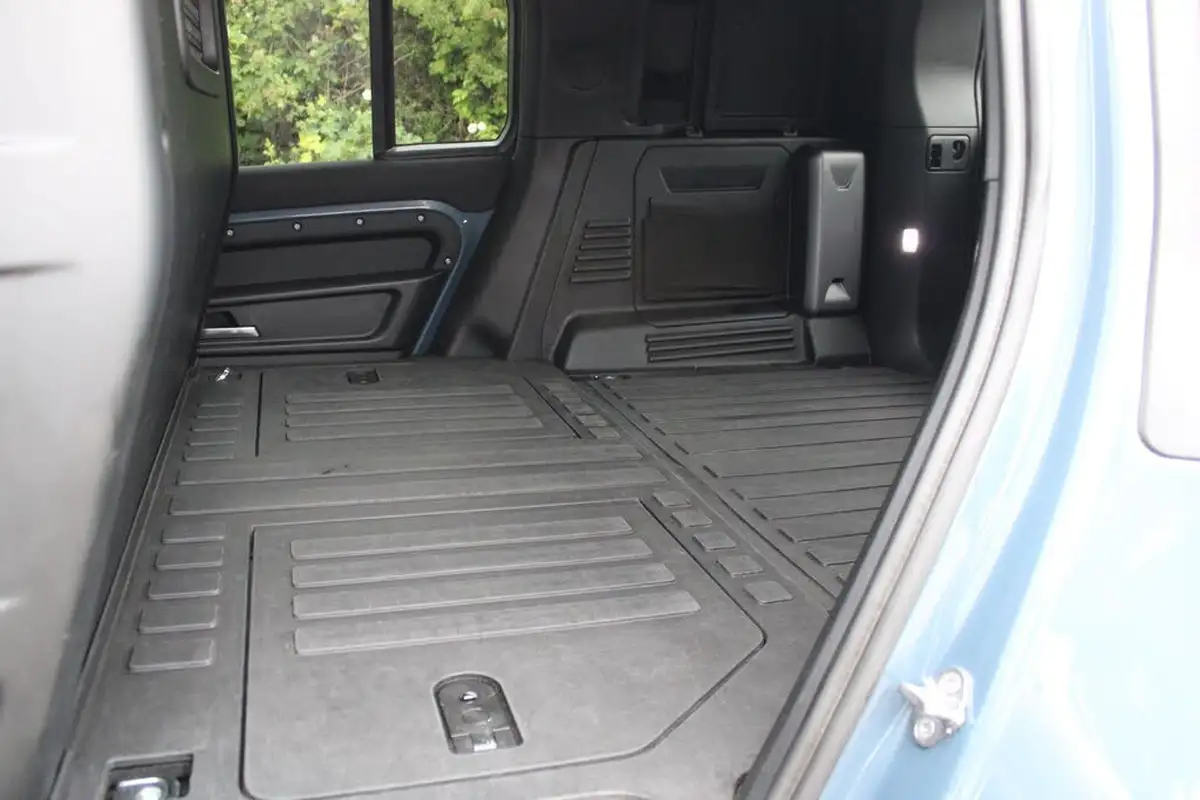 2021-land-rover-110-defender-30-d300-hard-top-se-110-big-13