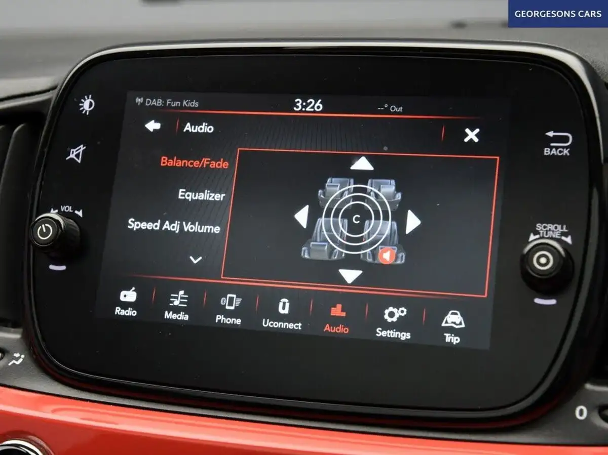 2019-fiat-500-12-lounge-ss-big-23