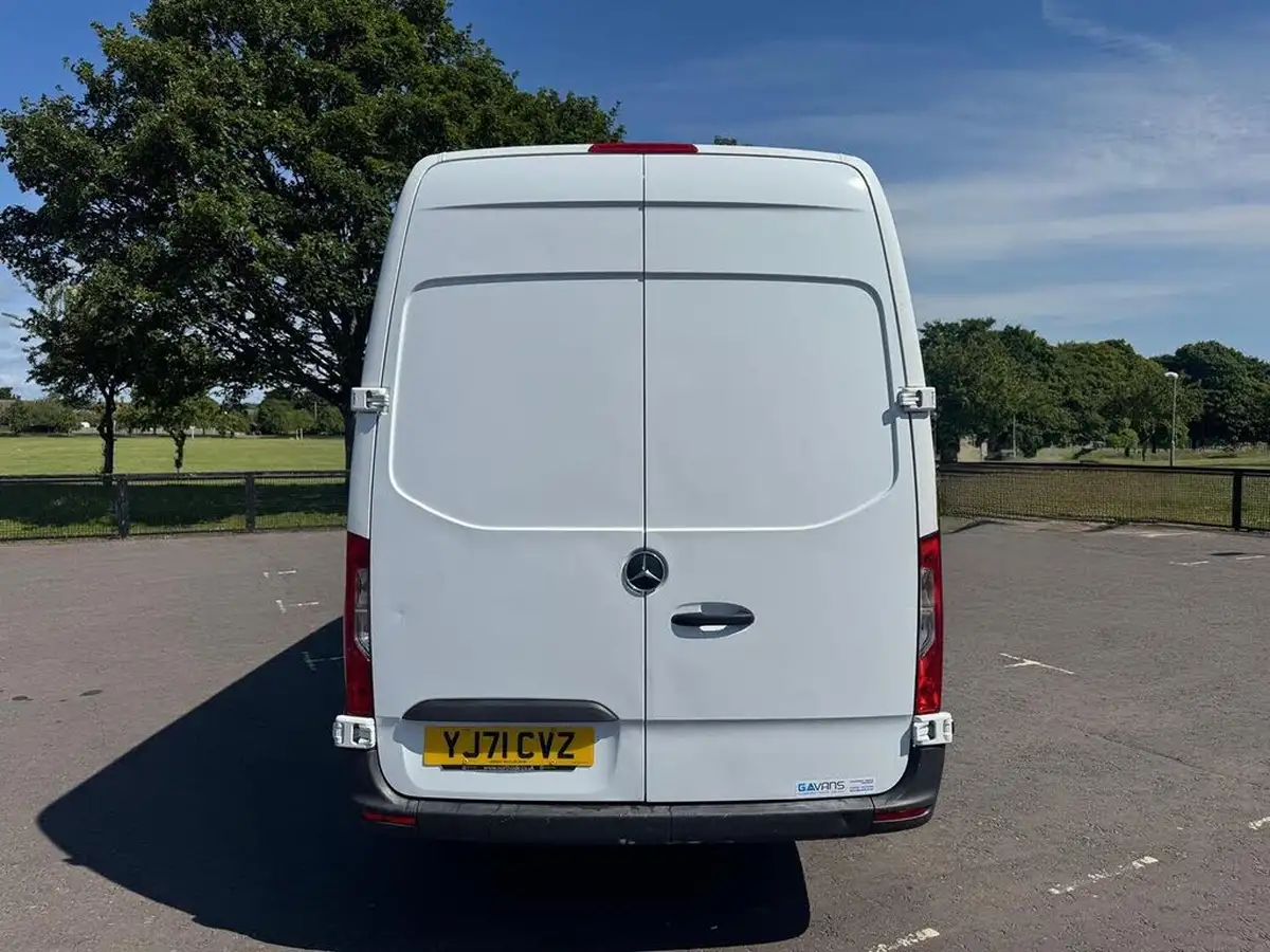 2021-mercedes-benz-sprinter-big-3