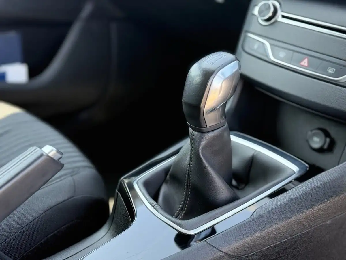 2016-peugeot-308-sw-12-puretech-active-110bhp-99g-big-13