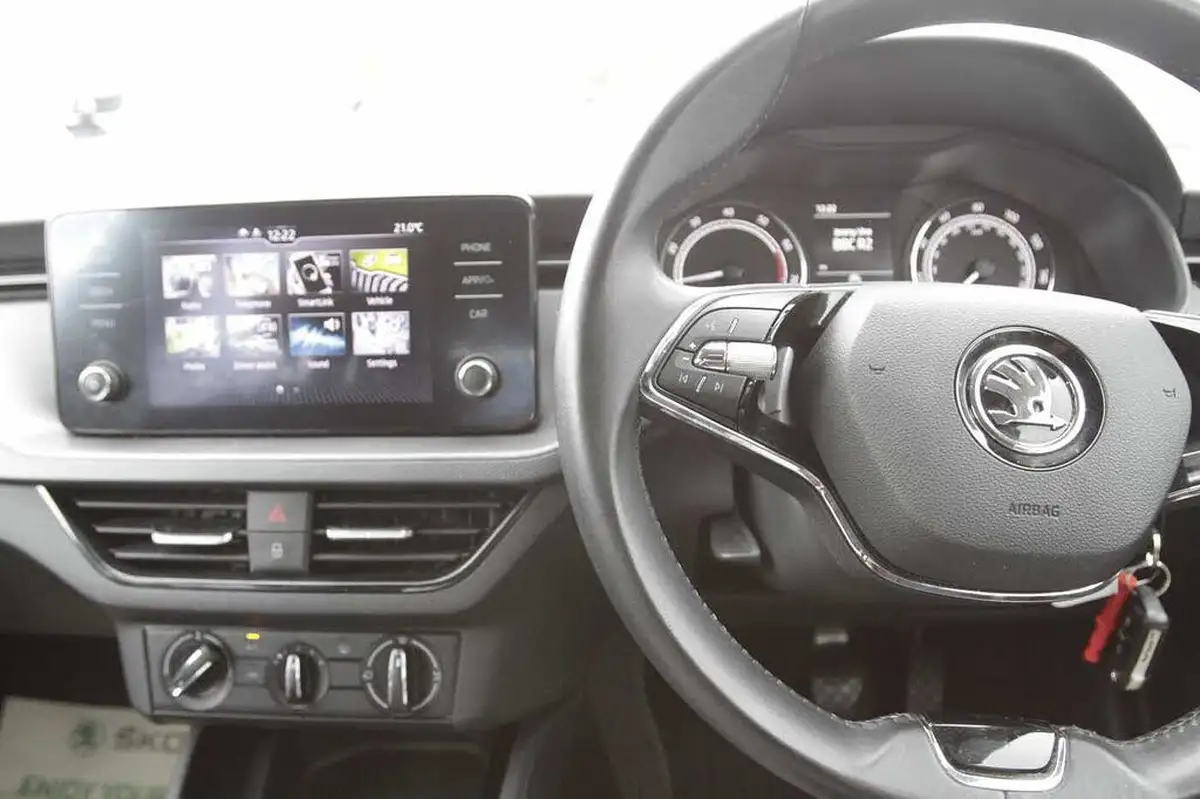 2021-skoda-kamiq-10-tsi-se-109ps-big-17