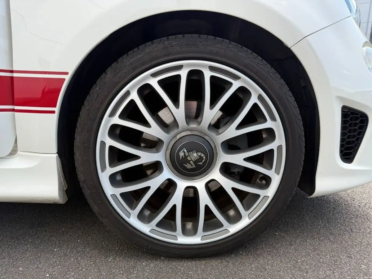 2018-abarth-595-14-tjet-big-9
