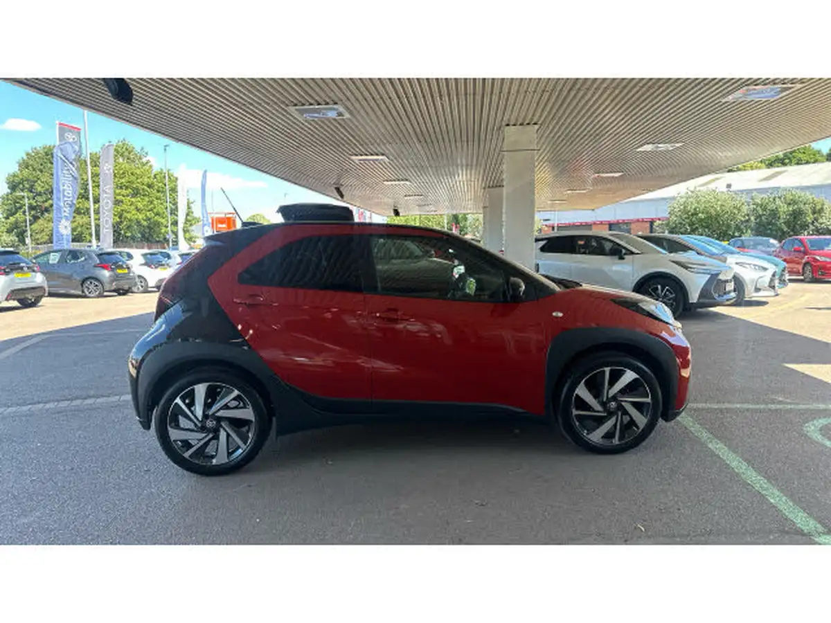 2024-toyota-aygo-x-10-vvt-i-edge-big-16