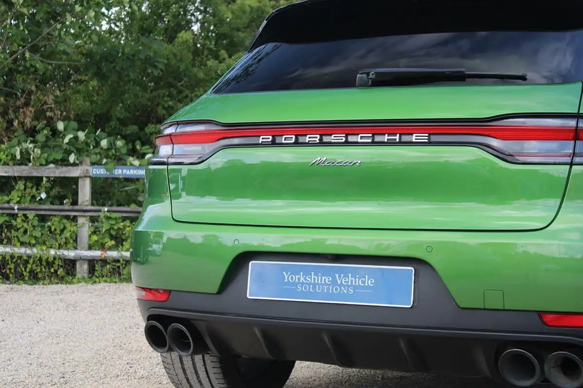 2018-porsche-macan-big-42