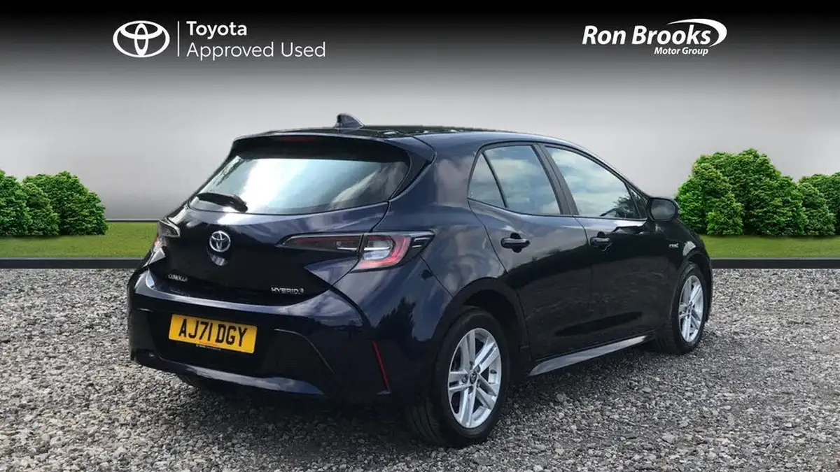 2022-toyota-corolla-18-vvt-i-icon-120bhp-trk-hatchback-5d-big-1