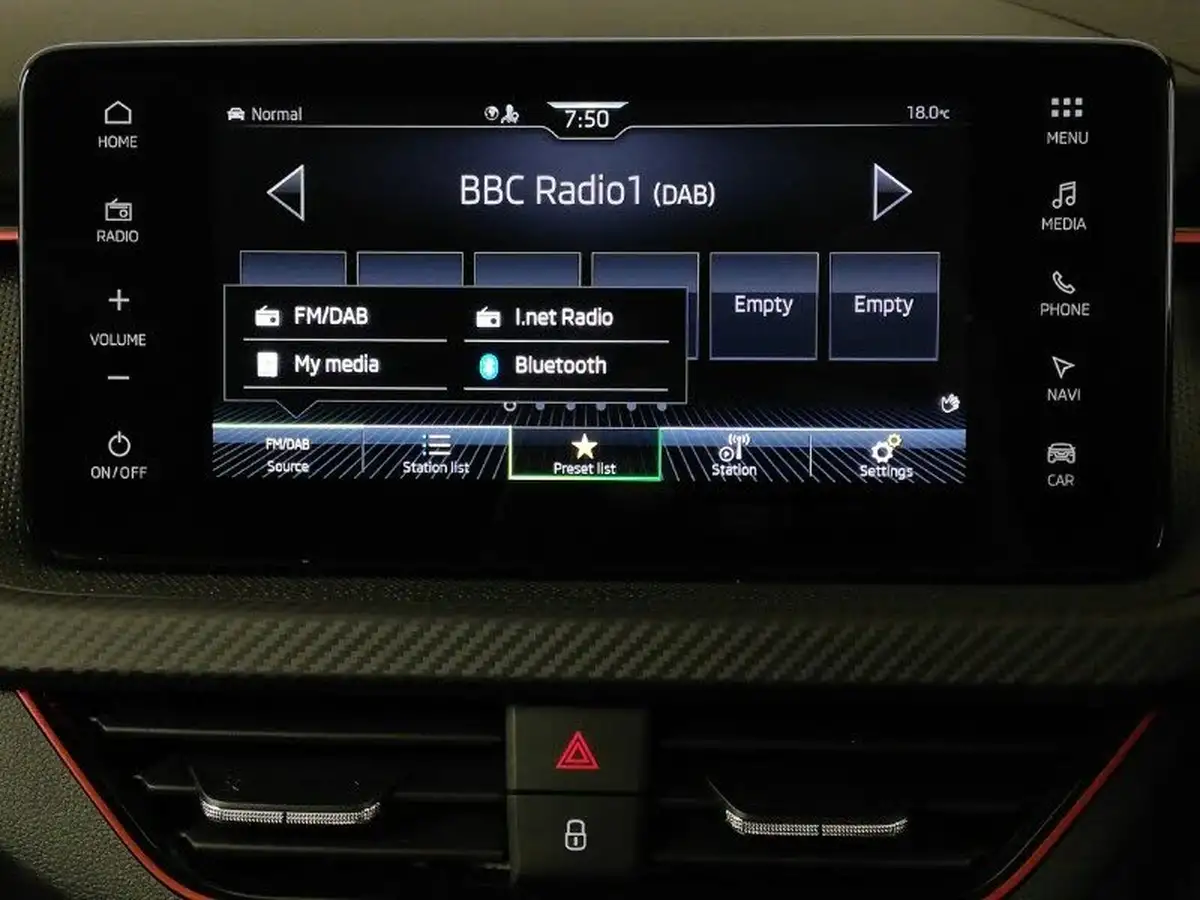 2024-skoda-kamiq-10-tsi-monte-carlo-116ps-dsg-big-11