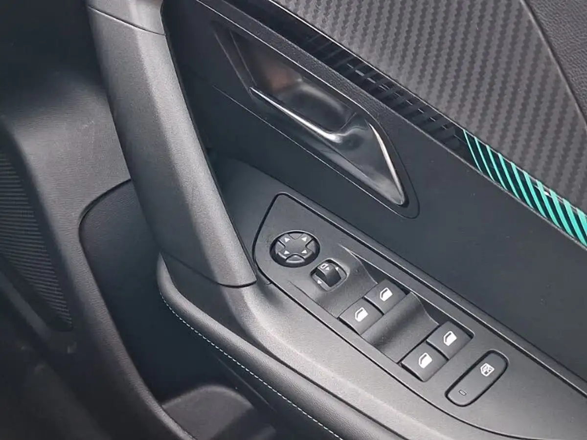 2023-peugeot-2008-suv-12-puretech-allure-premium-100bhp-big-10