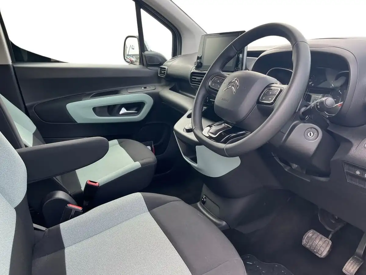 2020-citroen-berlingo-15bluehdi-flair-m-size-130ps-eat8-big-4