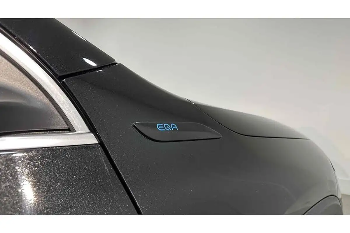 2021-mercedes-benz-eqa-e-eqa-250-amg-line-big-17