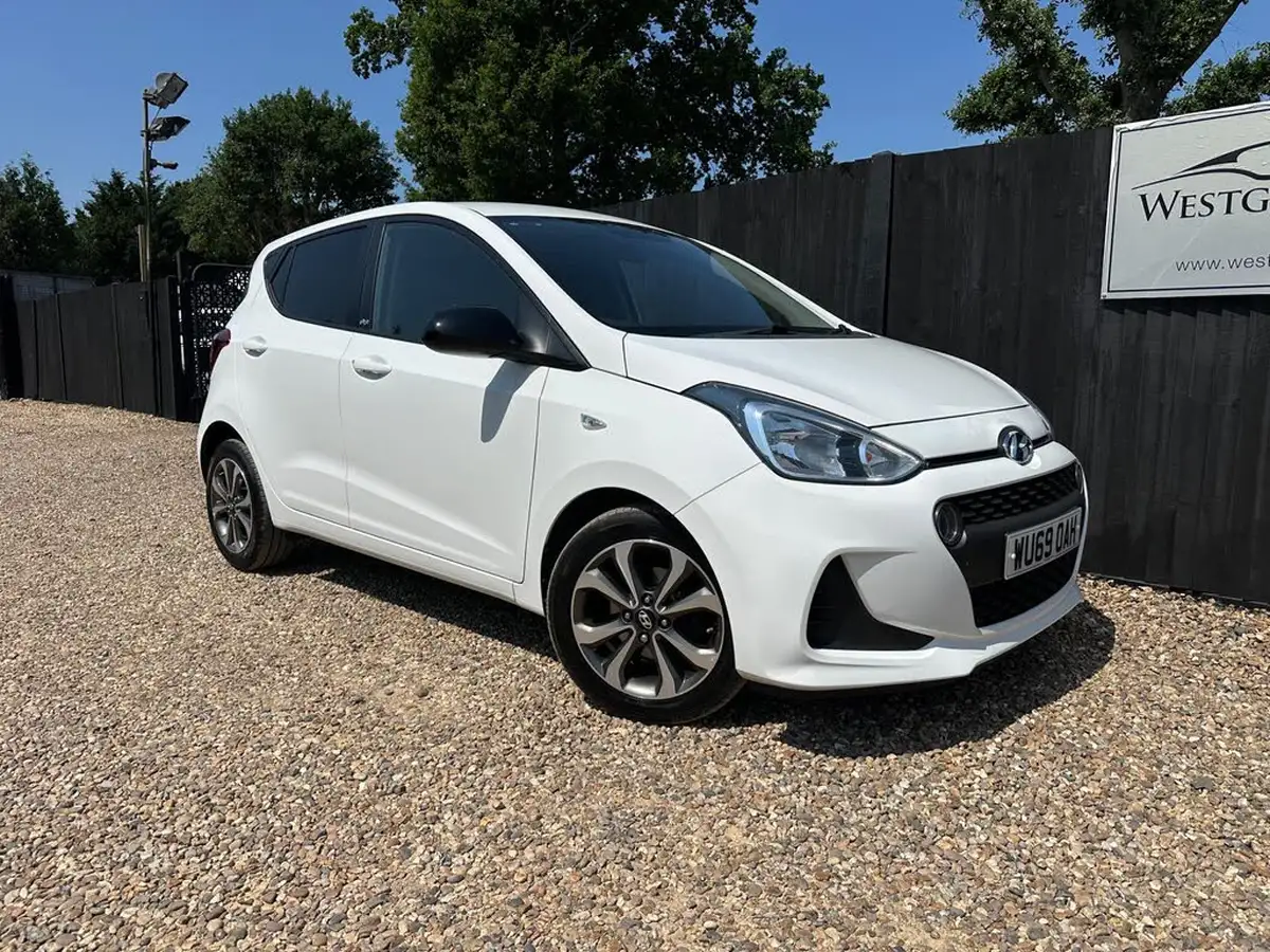 2019-hyundai-i10-10-play-big-0