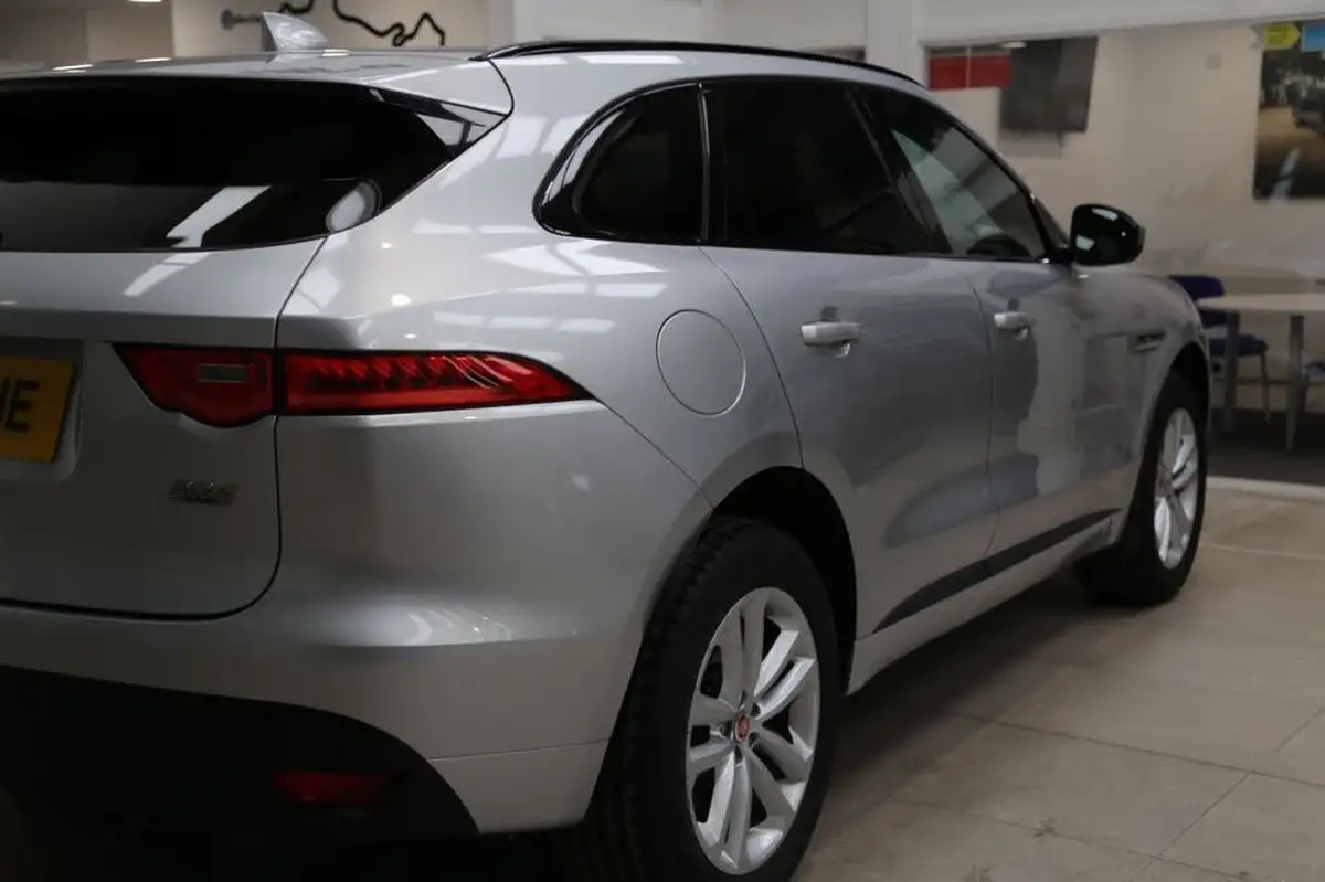 2018-jaguar-f-pace-20-i4d-r-sport-180ps-auto-big-8