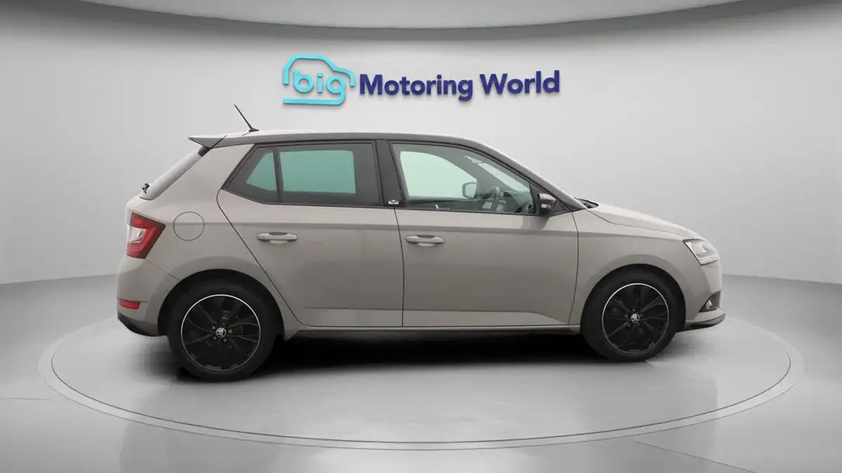 2021-skoda-fabia-10-tsi-monte-carlo-95ps-hatchback-dsg-big-7