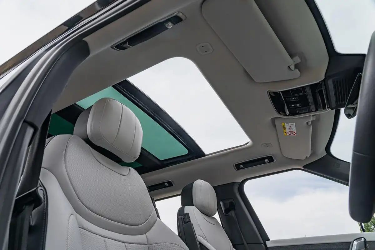 2024-land-rover-range-rover-sport-30-p460e-dynamic-se-big-3