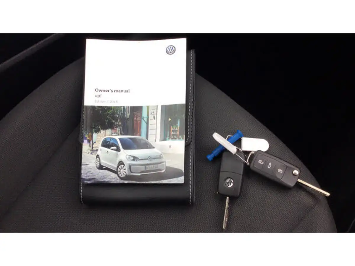 2018-volkswagen-up-10-move-up-ss-5d-big-11
