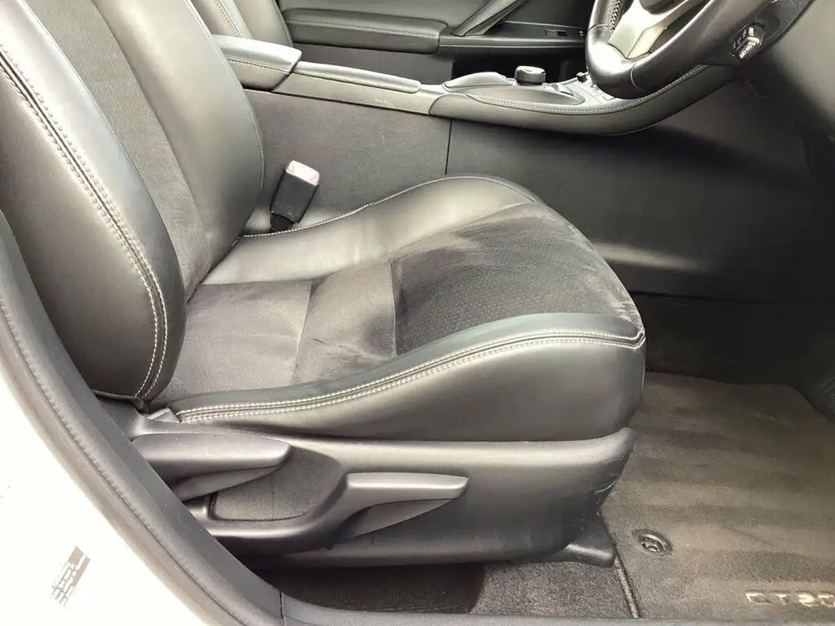 2015-lexus-ct-200h-18-advance-plus-big-13