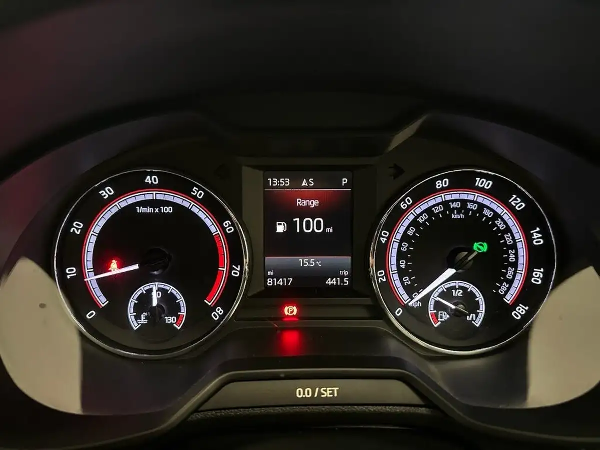 2019-skoda-octavia-20-tsi-vrs-challenge-hatchback-dsg-big-20