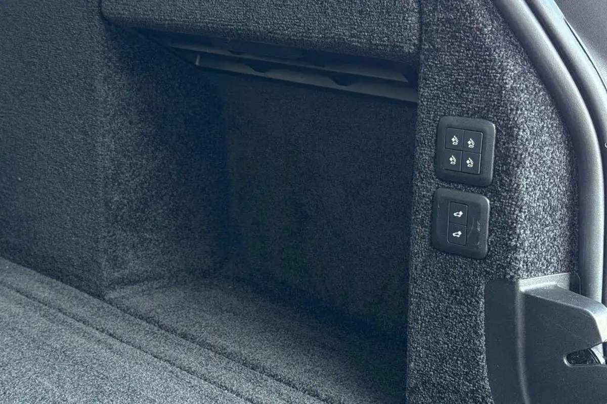 2021-land-rover-range-rover-30-p400-vogue-se-big-33