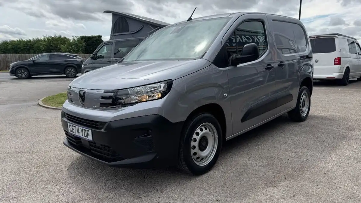 2024-peugeot-partner-15-bluehdi-professional-100pseu6d-big-12