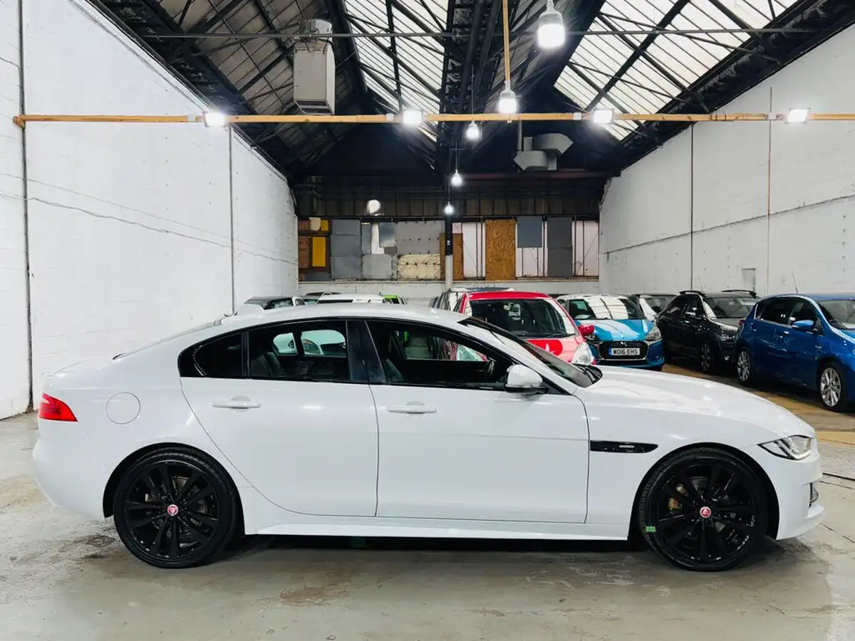 2017-jaguar-xe-20d-r-sport-180ps-1999cc-auto-big-7